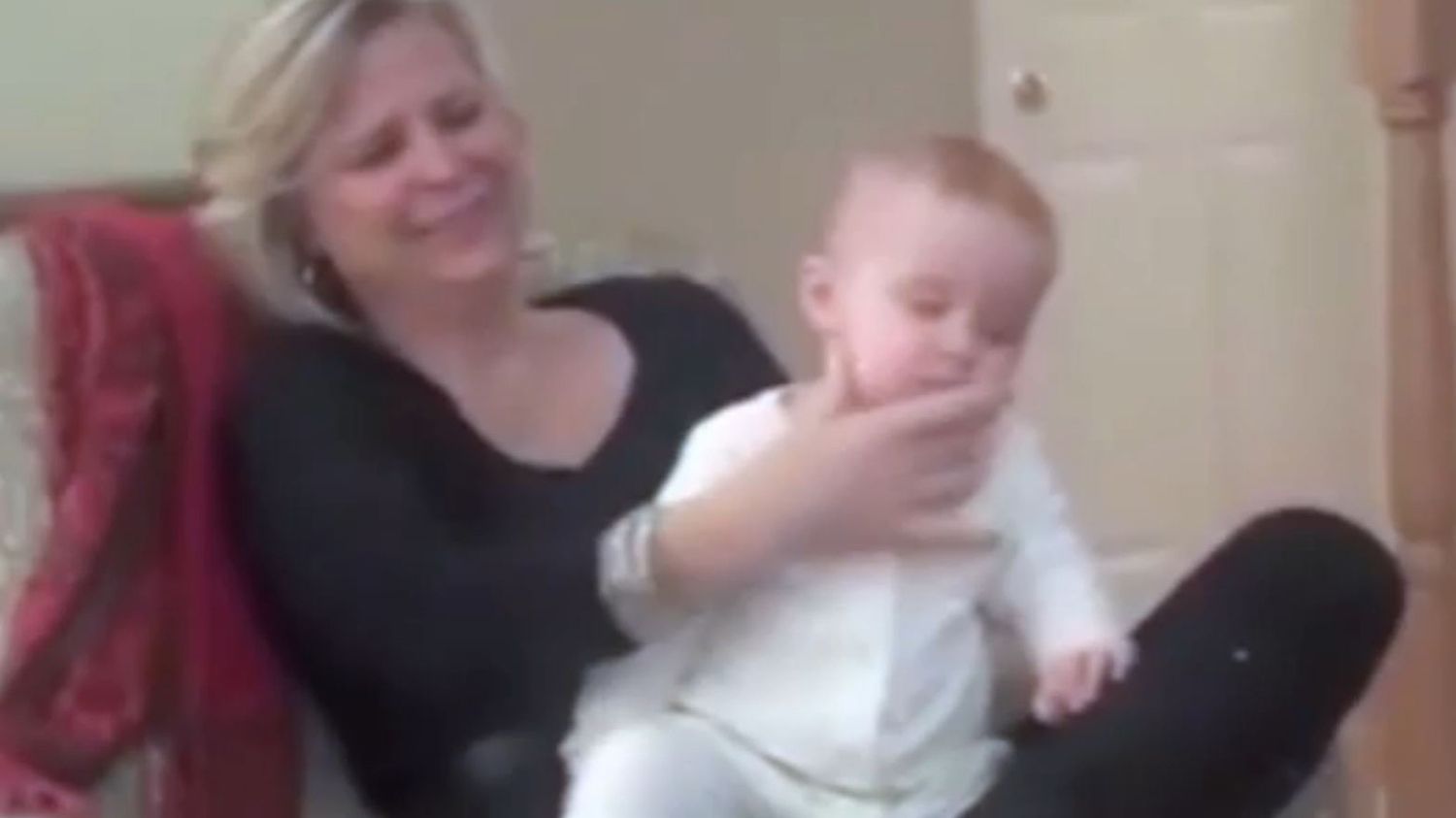 Truc incredibil: cum să-ţi adormi bebeluşul în mai puţin de un minut