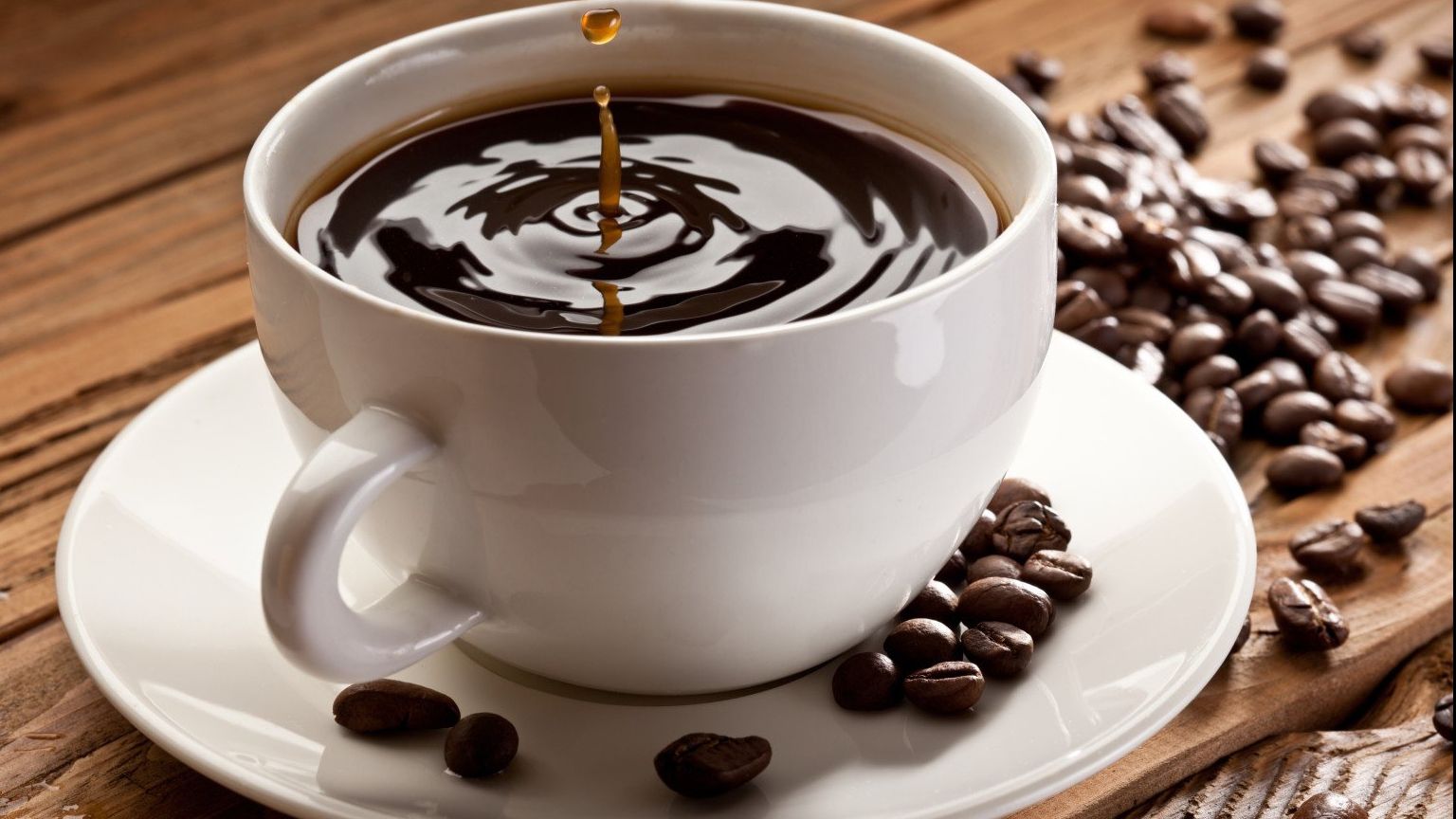 Greșeala pe care toți o facem când bem cafea. Renunță la ea cât mai repede