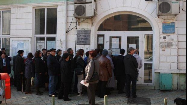 Tragedie la Constanța! Un bărbat a murit de frig așteptând pachetul cu alimente oferit de primărie