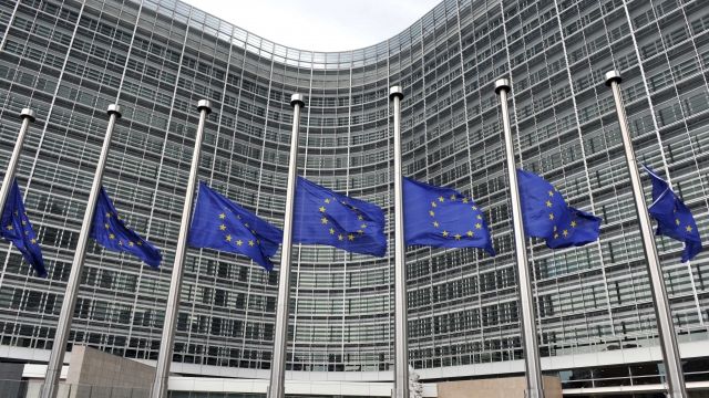 Raportul MCV. Corupţia generală, problemă sistemică. Legislaţia să se aplice în mod egal, tuturor