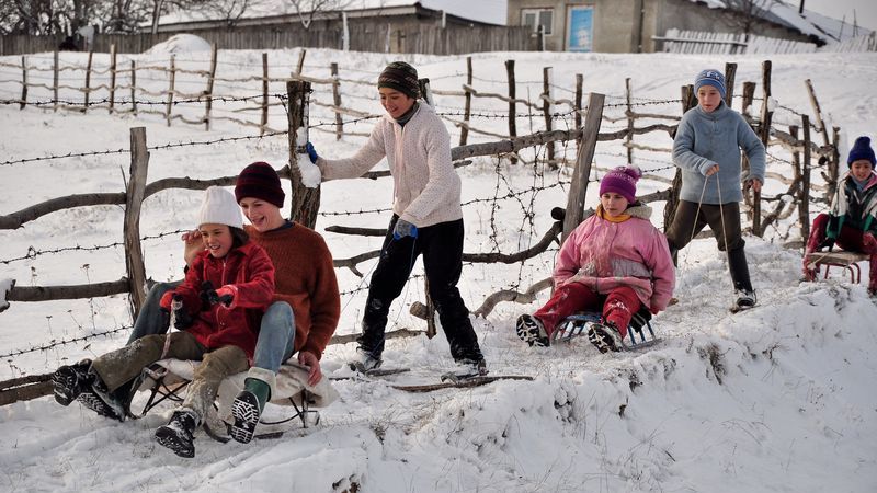 Copil de 9 ani, rănit la săniuş. Medicii l-au operat de urgenţă