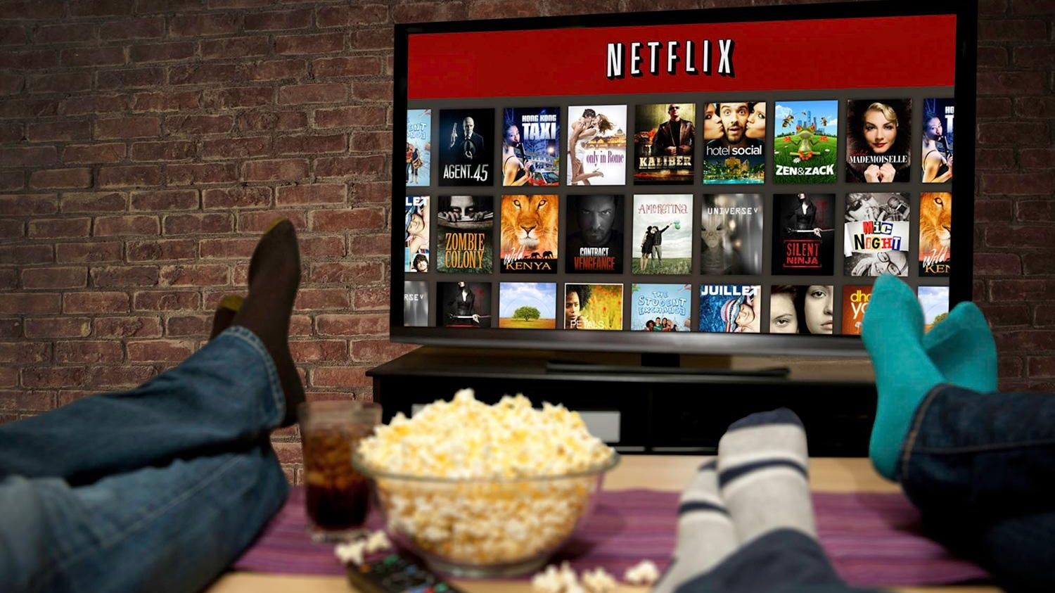 Cum să vezi Netflix pe televizor, chiar dacă nu e smart TV