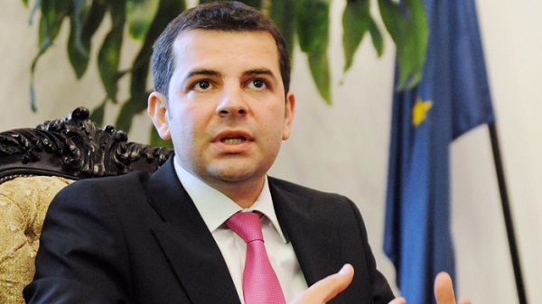 Victor Ponta îşi face fundaţie. Ce spune Daniel Constantin despre intrarea lui în fundaţie
