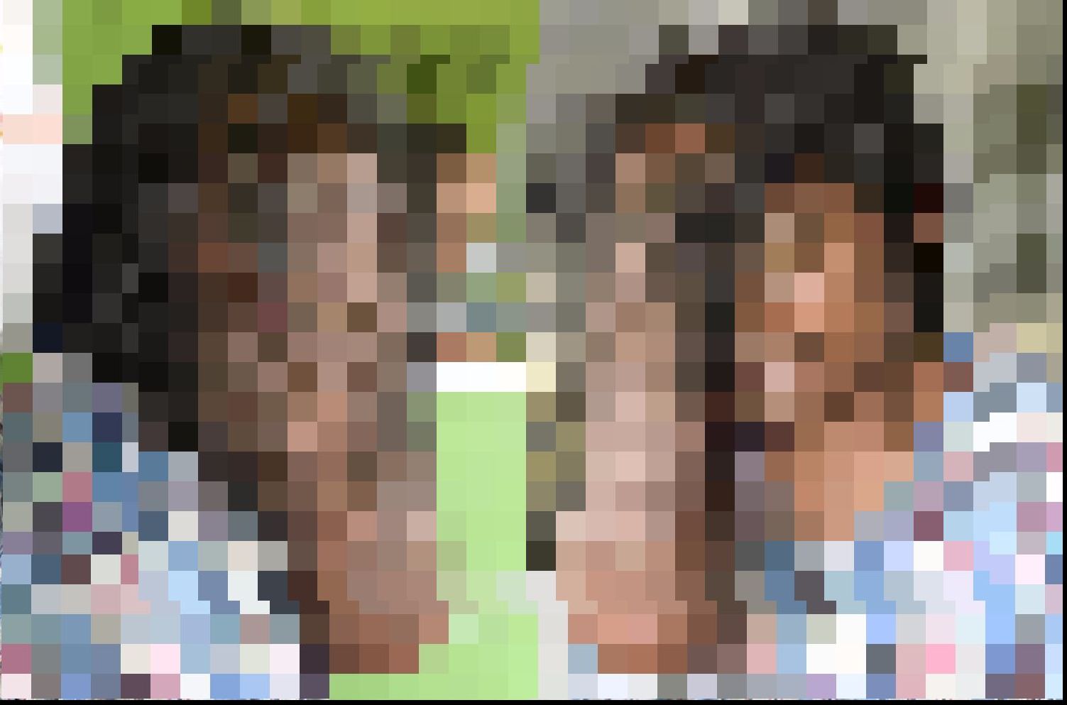 I se spune ”omul elefant” și e lovit de trecători cu pietre. Acum a primit o a doua șansă la viață