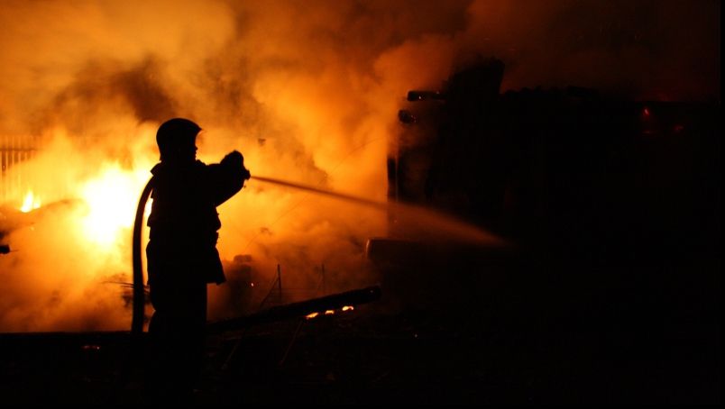 Tragedie în Vaslui. Un bărbat, găsit mort într-o locuinţă cuprinsă de un incendiu