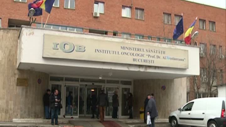 Cancer tratat cu liste de așteptare. Pacientă: "Este strigător la cer. Ne simțim umiliți!"