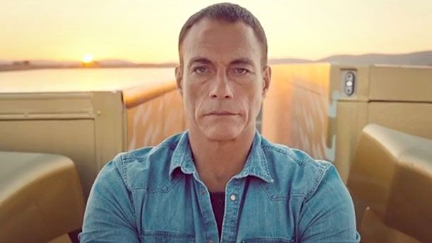 Cum arată fiica celebrului actor Jean-Claude Van Damme. Tânăra urmează exemplul tatălui ei
