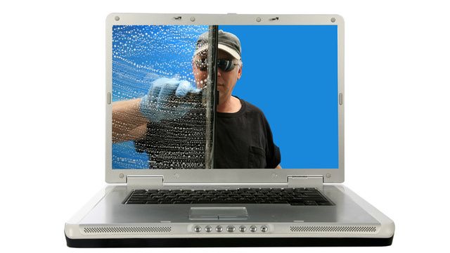 Cum să cureți laptopul rapid fără să-l strici