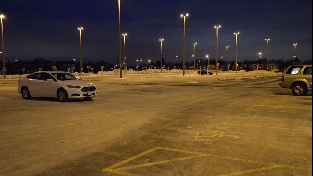 A găsit mașina lovită în parcare, cu un bilet lipit pe ea. Nu i-a venit să creadă când l-a citit