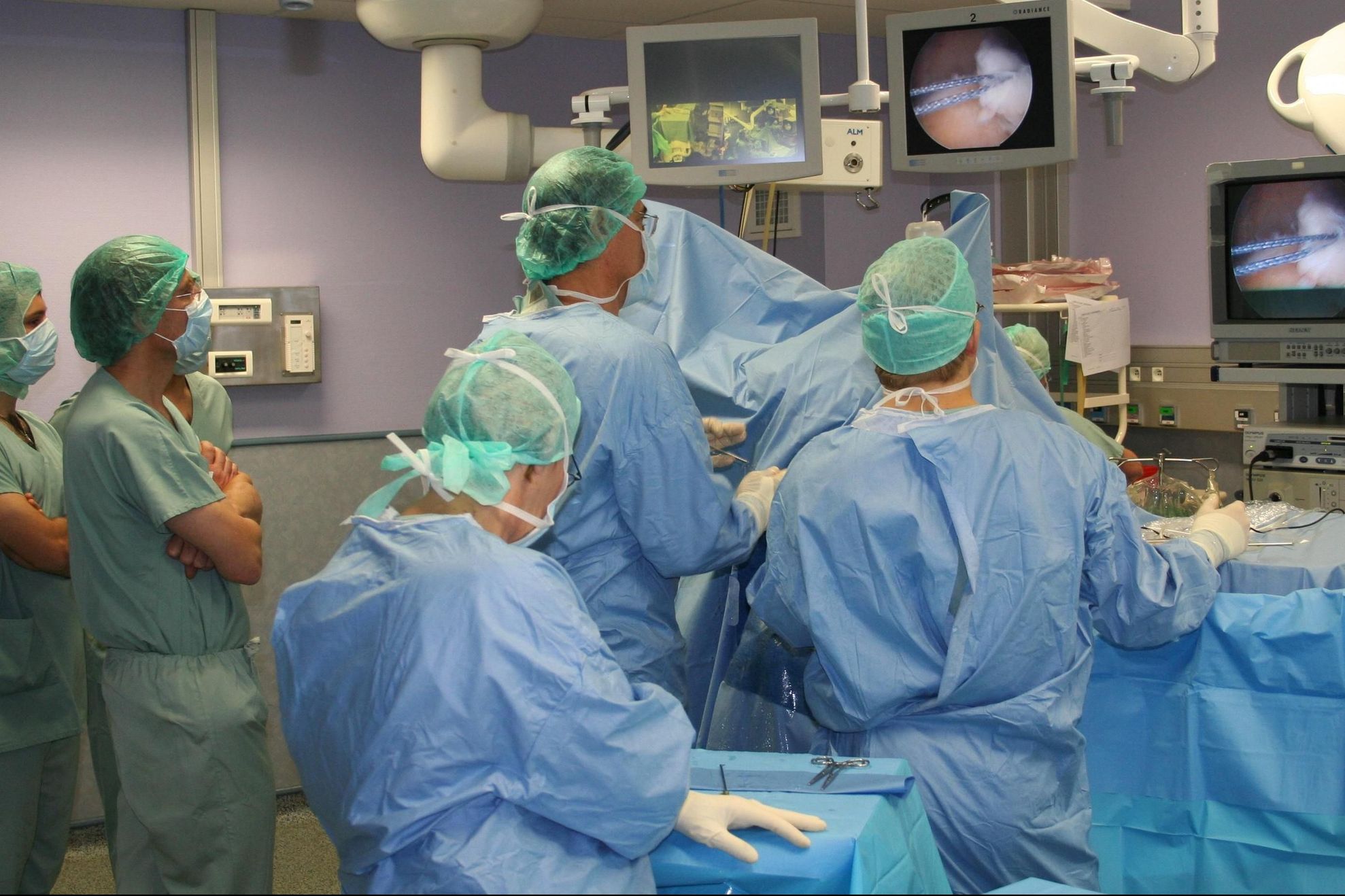 Credeţi că medicii care sunt acuzaţi de malpraxis ar trebui să mai aibă dreptul să profeseze?