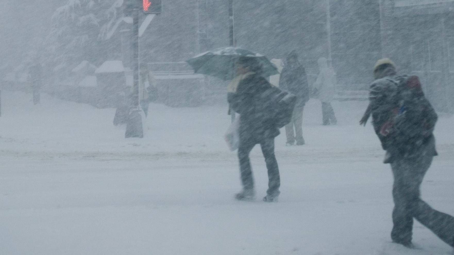 Vremea rea revine! INFORMARE METEO de ninsori şi viscol