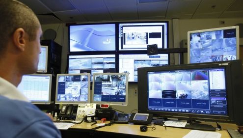 Fostul şef al NSA: "Furăm datele electronice ale oamenilor şi suntem cei mai buni la asta"