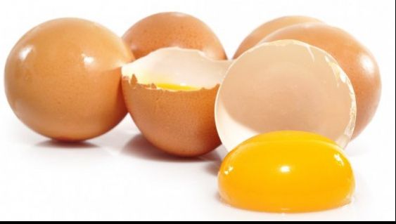 Ce se întâmplă dacă mănânci un ou crud dimineaţa, pe stomacul gol. Efectul este uimitor!