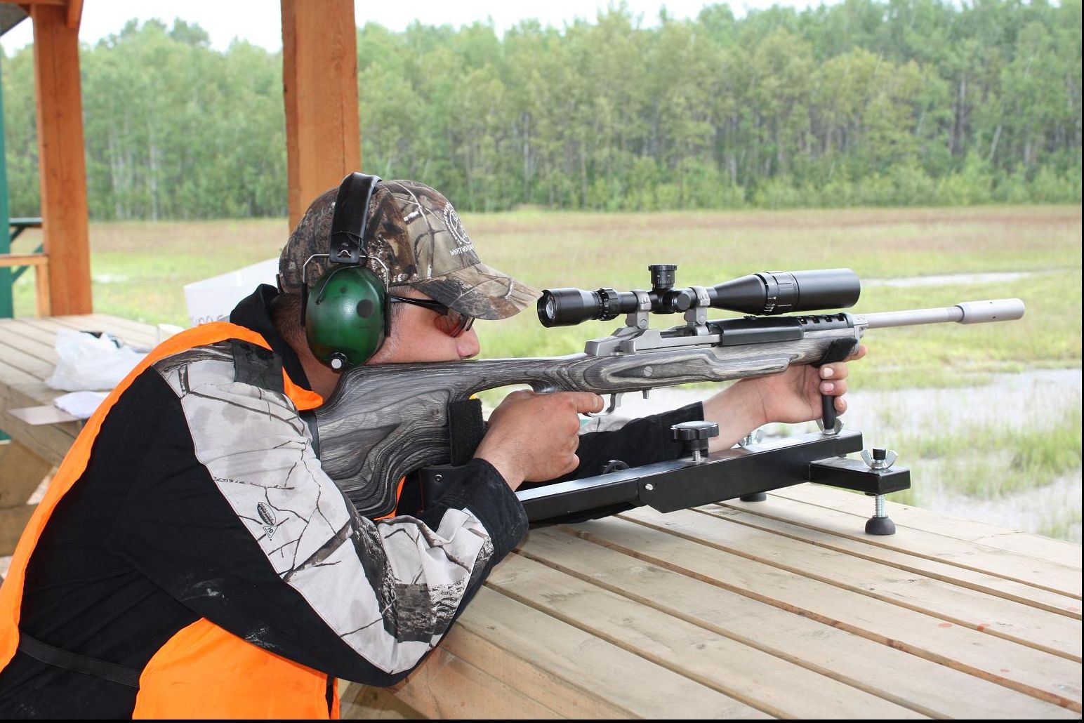 Se întâmplă într-un oraș din România. Vrea permis port-armă ca să-și împuște elevii