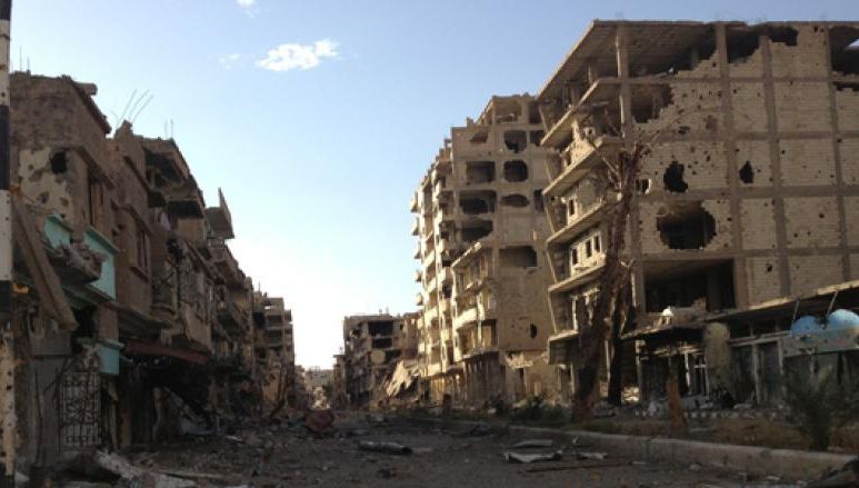 Disperare în oraşul sirian asediat  Deir Ezzor: de foame, oamenii îşi vând casele pentru alimente