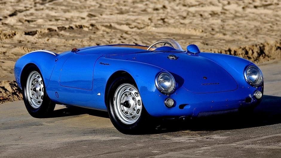 Nu interesa pe nimeni licitaţia. Dar când au aflat cine vinde Porsche-urile, oamenii s-au înghesuit