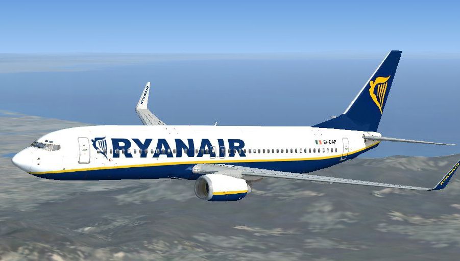 Un avion de pasageri care zbura din Marea Britanie spre Ungaria a aterizat de urgenţă