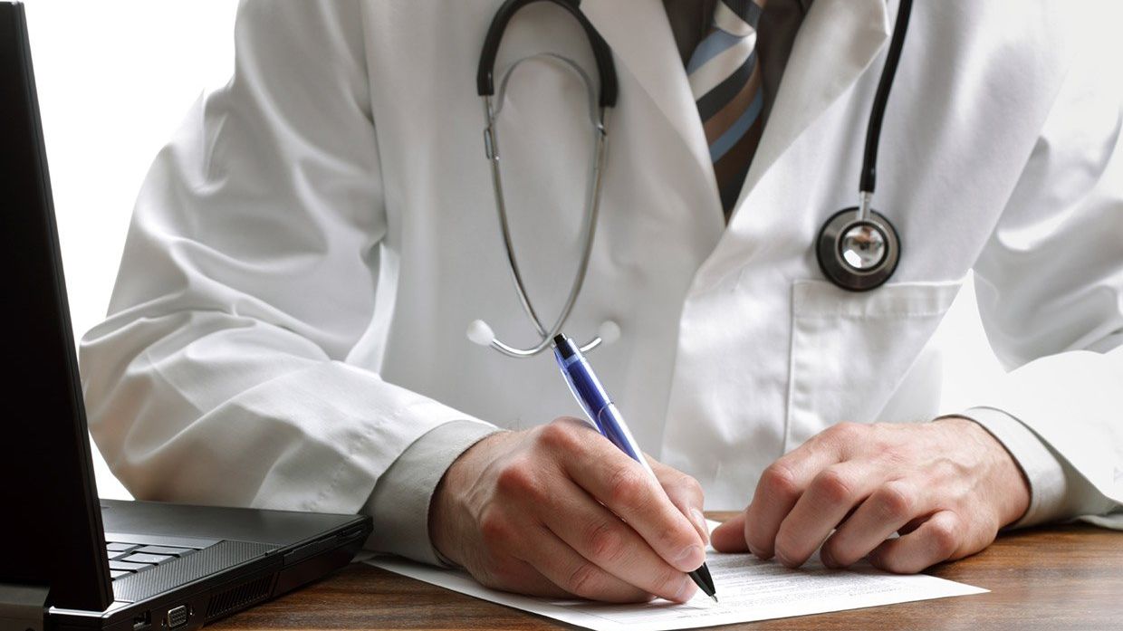 Negocieri salariale în sănătate. Medicii îi cer Guvernului să mărească salariile cu 25 la sută