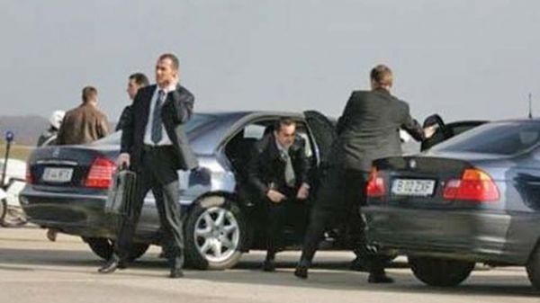 SPP a cumpărat 128 de mașini noi. Cât ne costă luxul escortei demnitarilor