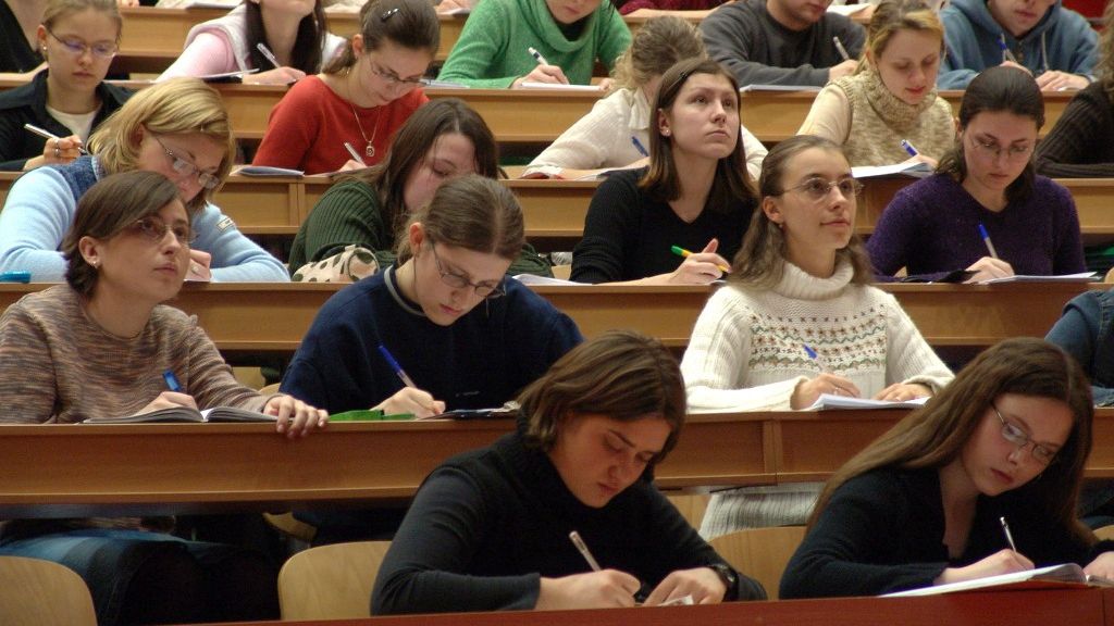 Facultatea de Jurnalism scoate locuri la buget. Foto: Arhivă