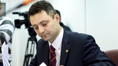 Dosarul Oprea. De câte ori a beneficiat Tiberiu Niţu de coloană oficială, nelegal. Cifra, uriaşă