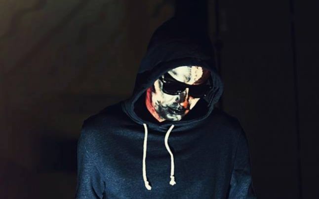 Carla's Dreams și-a dat jos masca. Care este adevăratul chip al solistului