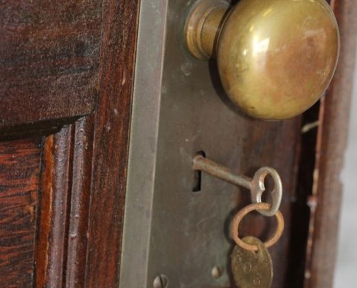Acest apartament a fost abandonat. După 70 de ani, au deschis uşa şi au găsit ceva cutremurător!