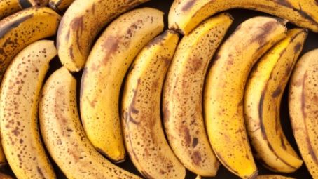 Nevoiți să-și părăsească locuința din cauza unor banane cumpărate de la supermarket