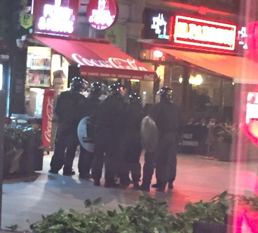 Luare de ostatici la un restaurant din centrul Londrei