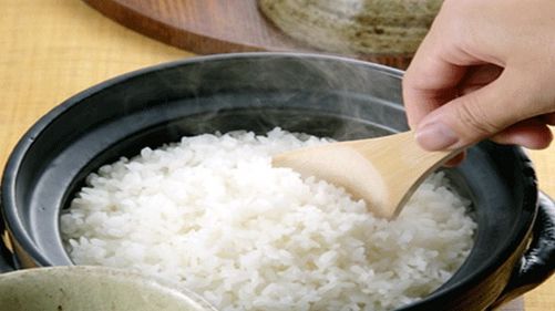 Dieta fulger cu orez şi mere. Slăbeşti 5 kg în doar 7 zile