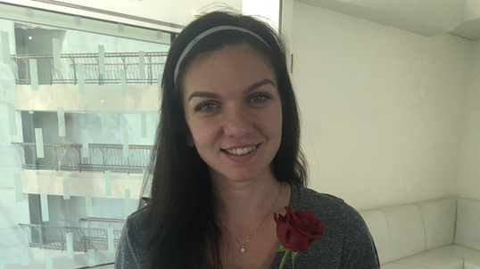 Simona Halep a primit un trandafir roşu de Valentine's Day 