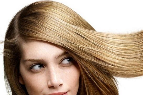 Uită de vopsea! Amestecă aceste două ingrediente şi vei avea un păr uluitor