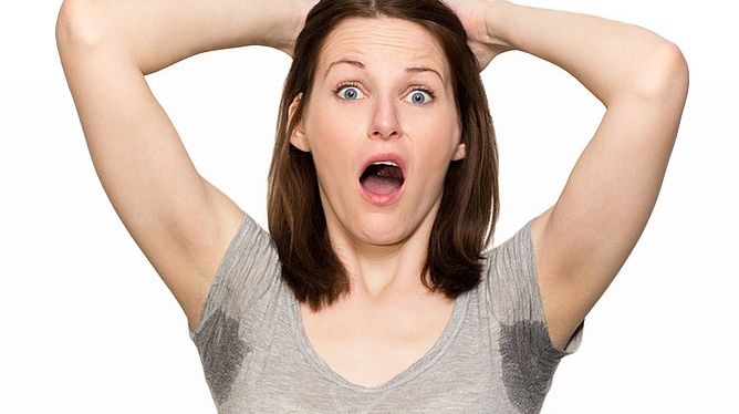 Cum să scăpaţi natural, fără cosmetice, de transpiraţia şi de mirosul neplăcut de la subraţ