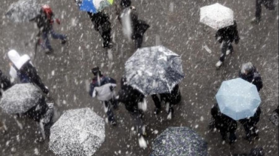 Anunț meteo de vreme rea. Ploi, ninsori și vânt puternic în mai multe zone din țară