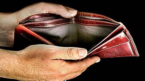 Paradoxul România: economia creşte, dar perspectivele economice ale românilor scad
