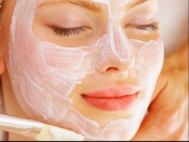 A amestecat pastă de dinţi cu sare şi apoi şi-a aplicat pe faţă. Rezultatul a apărut după 5 minute