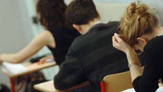 SIMULARE EVALUARE NAŢIONALĂ. Elevii de clasa a VIII-a susţin azi proba la MATEMATICĂ