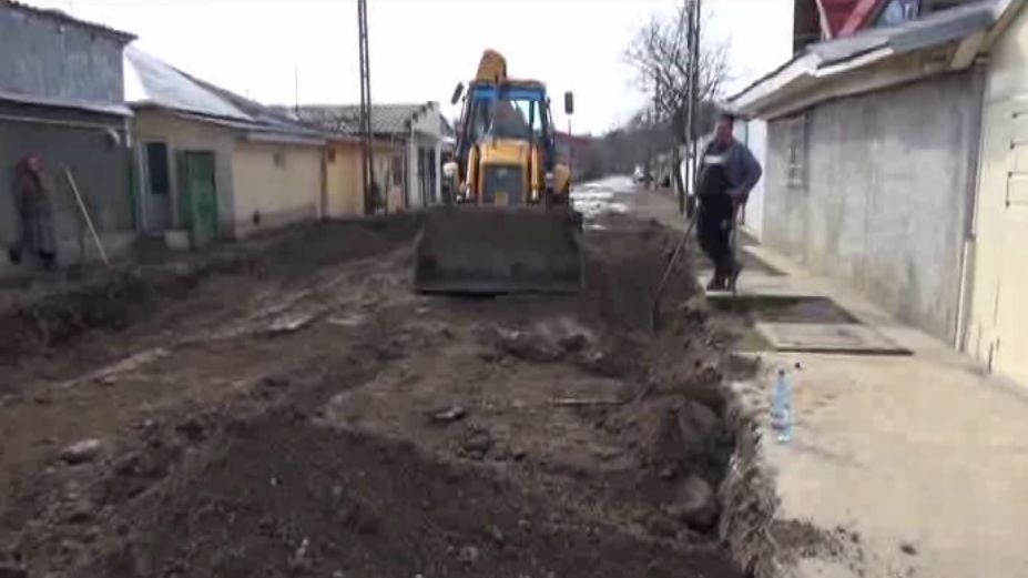 Dorel "loveşte" la Brăila: ce au făcut muncitorii care trebuiau să reabiliteze o stradă