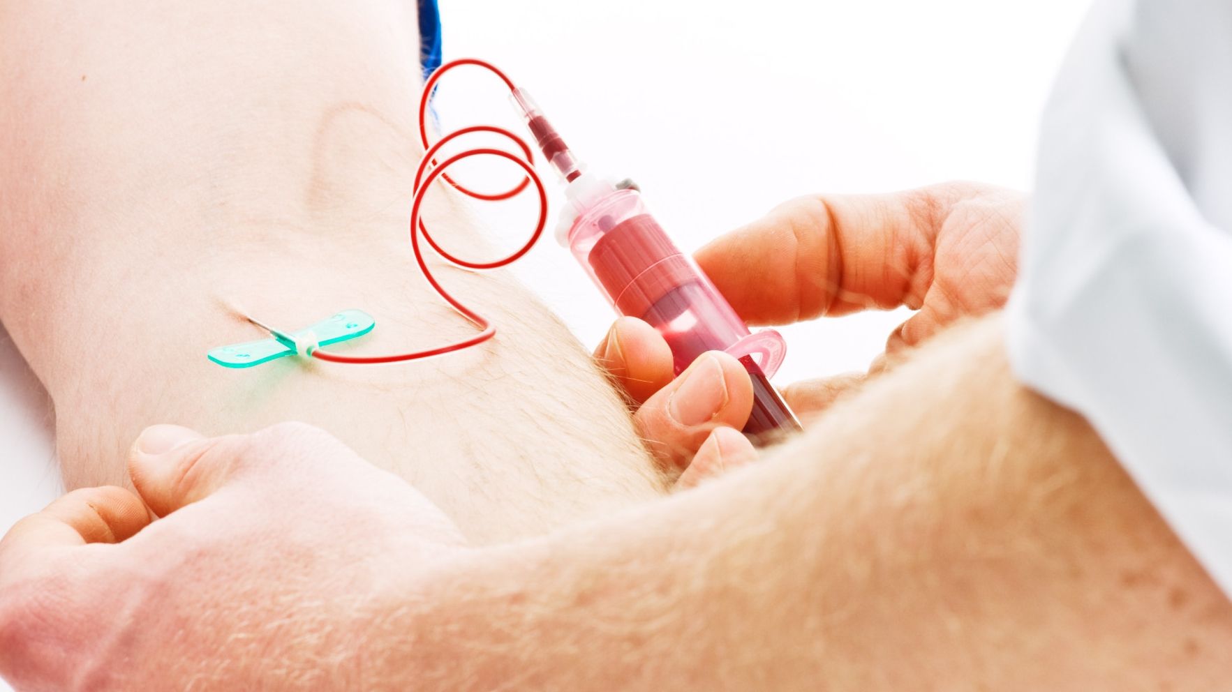 ALARMANT! Circa 2,2 miliarde de persoane, expuse riscului de infectare cu virusul Zika