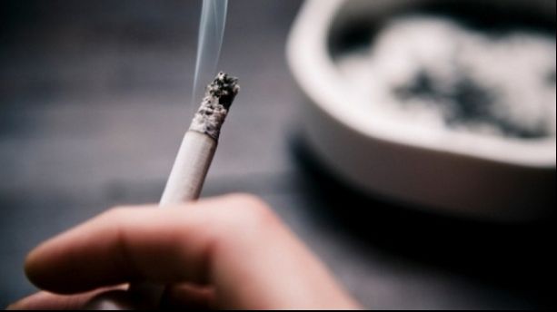 Au fost acordate primele amenzi pentru fumat! Unde au fost prinși cu tigara aprinsă cei sancționați