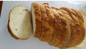 Ce a găsit un arădean într-o pâine de la brutărie. "Este un mare risc. Nu am văzut aşa ceva"