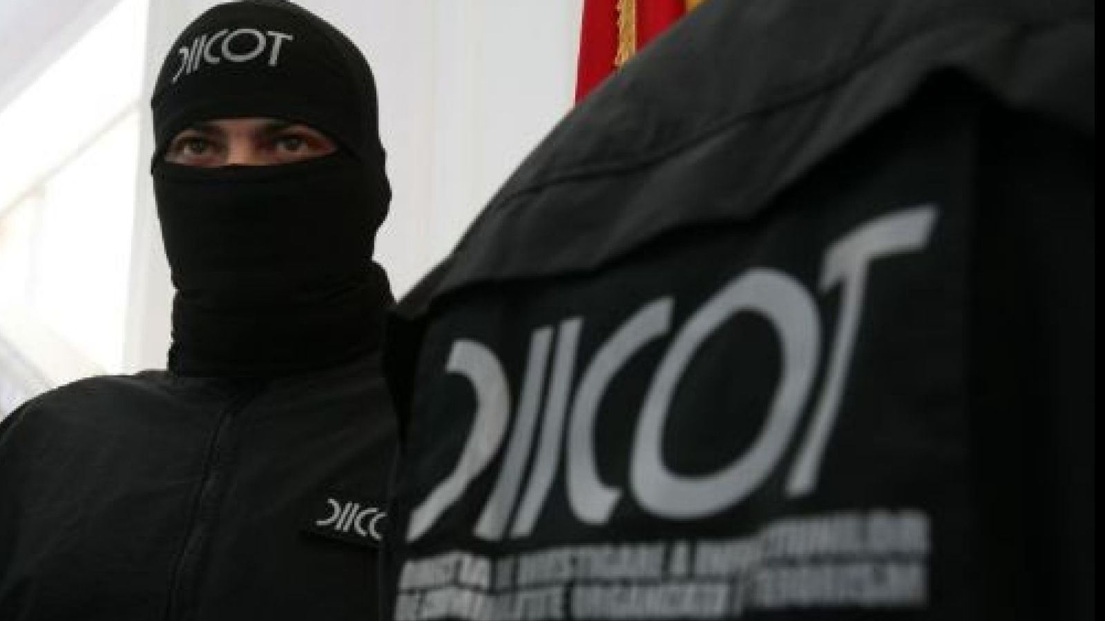 Rețea sârbească de traficanți de migranți, destructurată de DIICOT