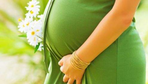 Vârsta medie la care româncele devin mame a crescut cu 5 ani din 1990 şi până azi