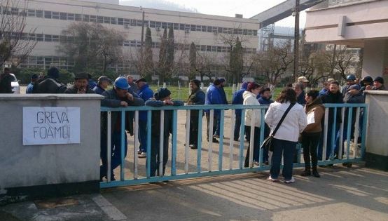 Cei 90 de protestatari de la termocentrala Mintia continuă greva foamei