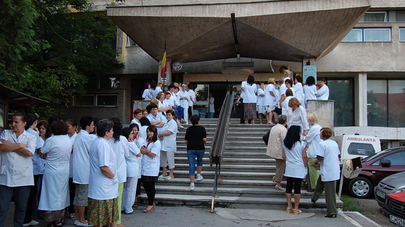 Consideraţi că ameninţarea medicilor cu proteste şi grevă generală este îndreptăţită?