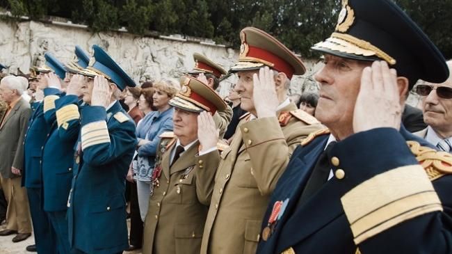 Pensii speciale pentru militari și poliţişti. Ar putea primi 80% din salariu