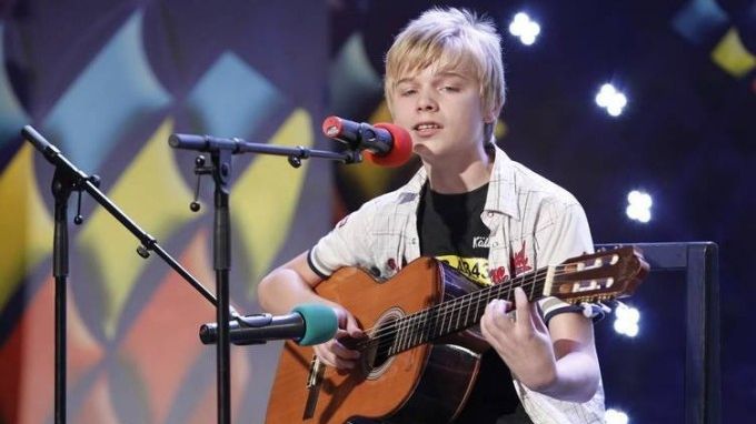 În 2013, i-a făcut să plângă pe juraţii de la "Românii au talent". Cum arată acum Adrian Aron