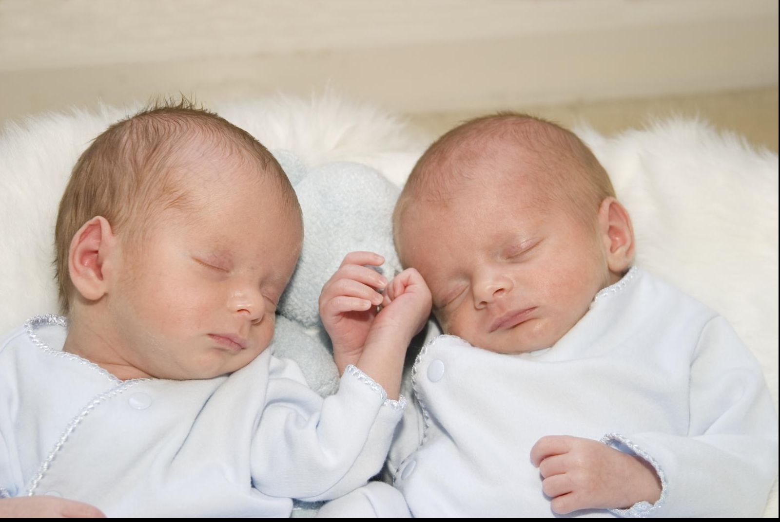 Cazul care a uimit lumea medicală. A născut gemeni cu tați diferiți