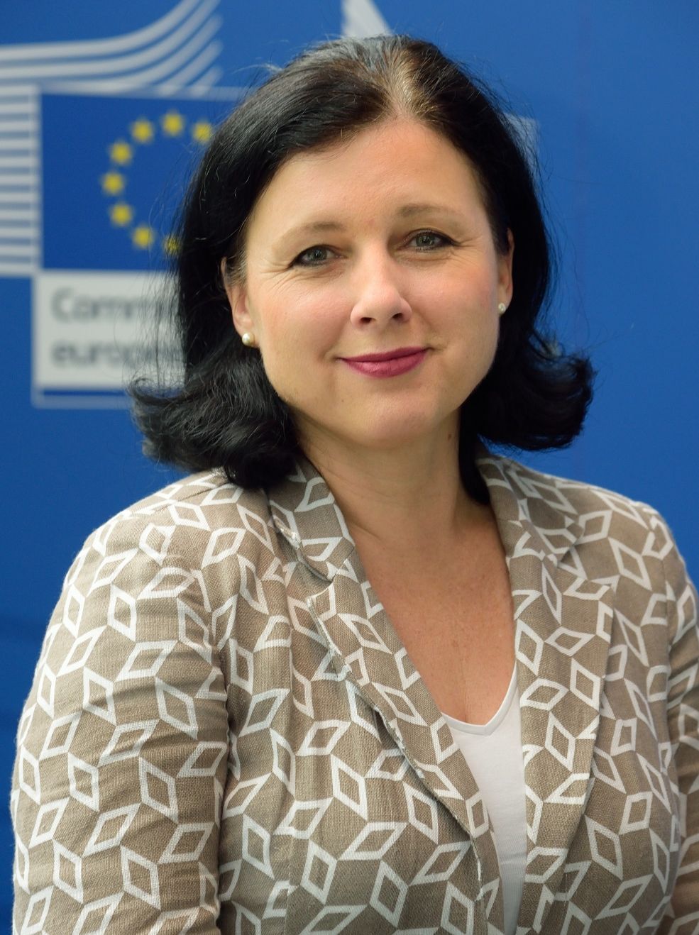 Comisarul Vera Jourova: În 2017 se va decide dacă se continuă cu MCV. Ce spune despre Kovesi