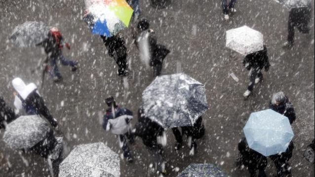 Frigul și ninsorile se întorc. Cum va fi vremea în weekend și la începutul săptămânii viitoare